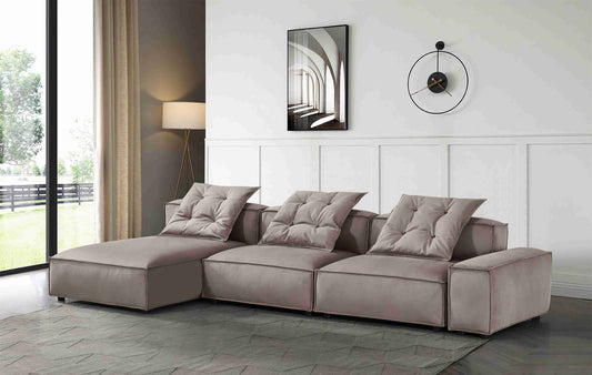 Apportez une touche de raffinement à votre salon avec ce canapé en L moderne, habillé d'un tissu nubuck doux et élégant. Son design épuré et sa structure robuste en bois massif assurent confort et durabilité. Idéal pour les intérieurs contemporains, il offre une assise généreuse et un style intemporel.