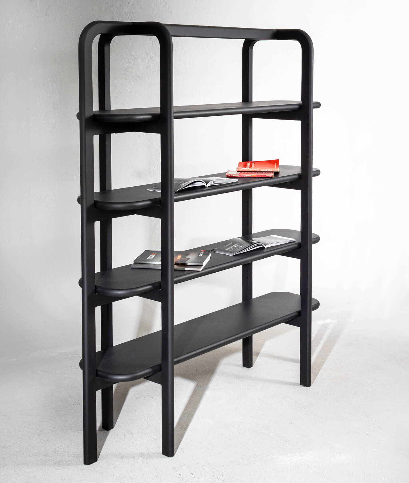 Bibliothèque en bois noir