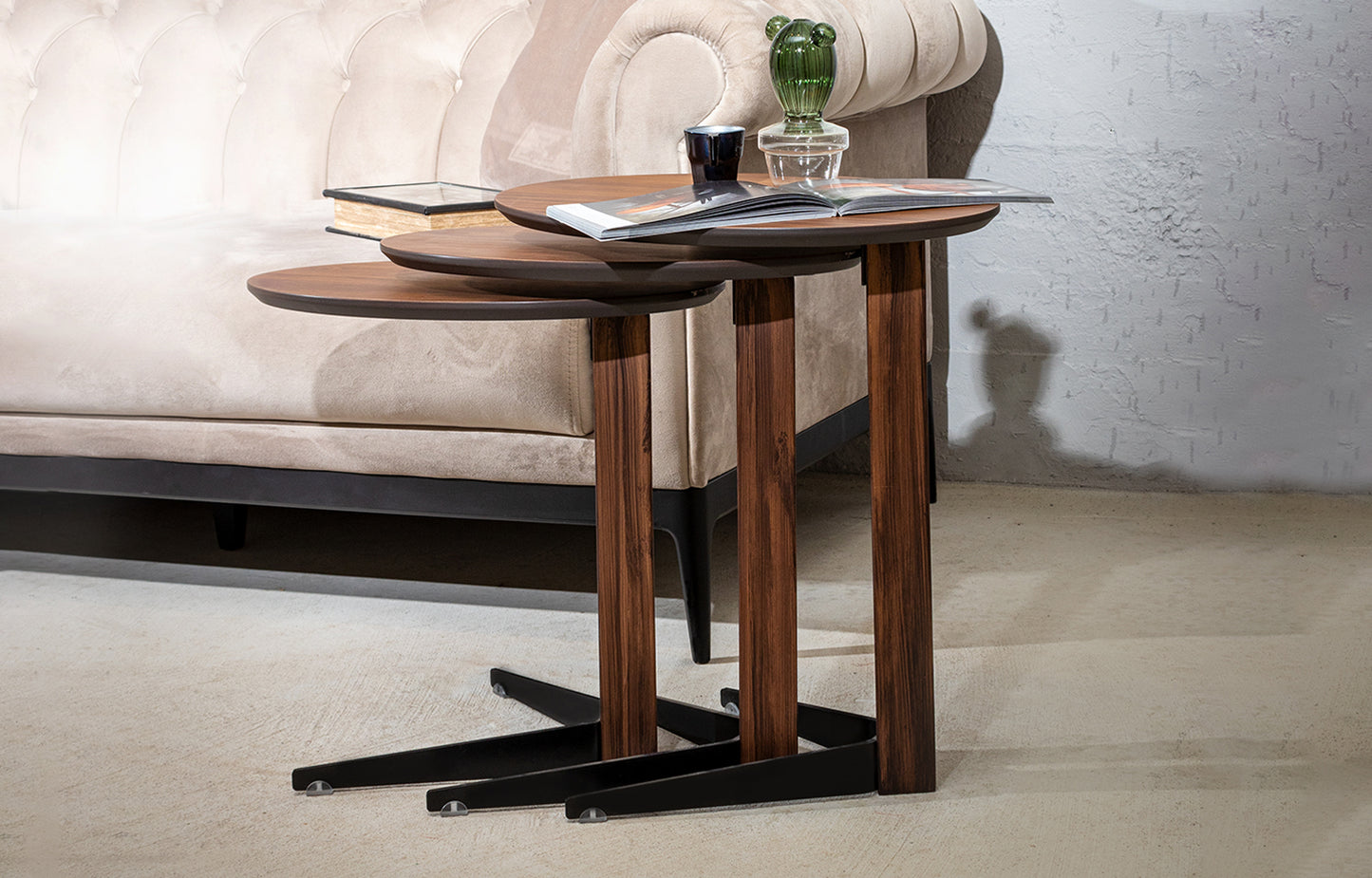 Tables Gigognes noyer et acier inoxydable