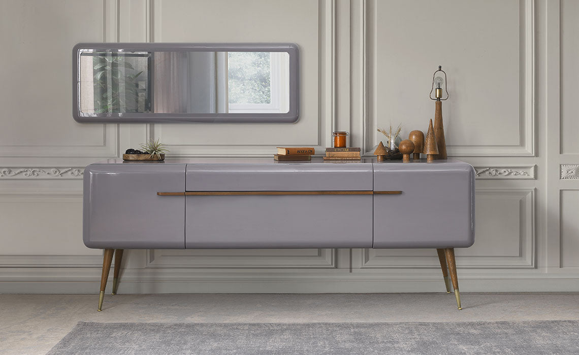 Buffet en bois laqué et noyer massif laiton