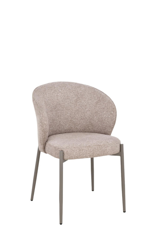 Chaise design moderne en tissu beige texturé avec dossier arrondi et pieds fins en métal gris
