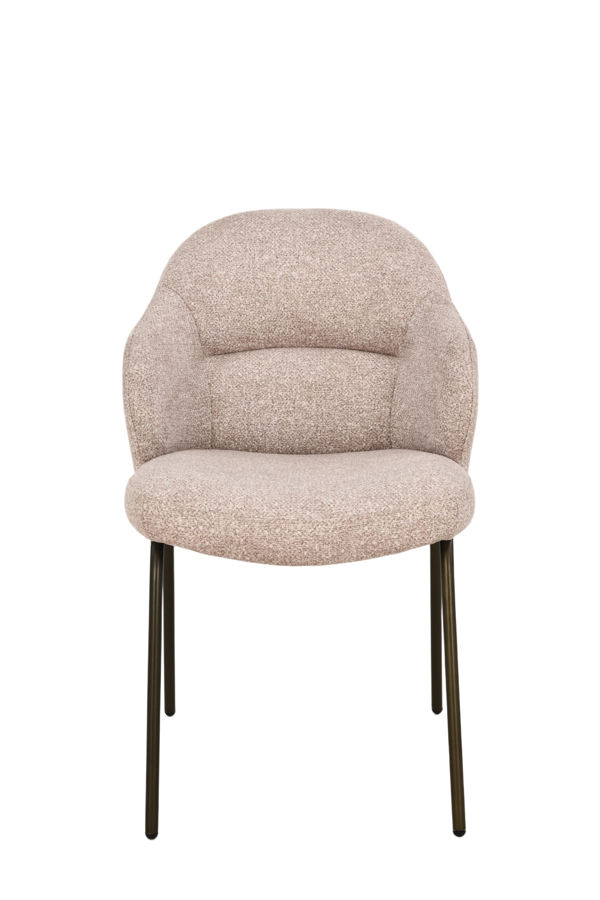 Chaise moderne avec assise et dossier rembourrés en tissu beige, pieds métalliques fins, design contemporain et confortable.