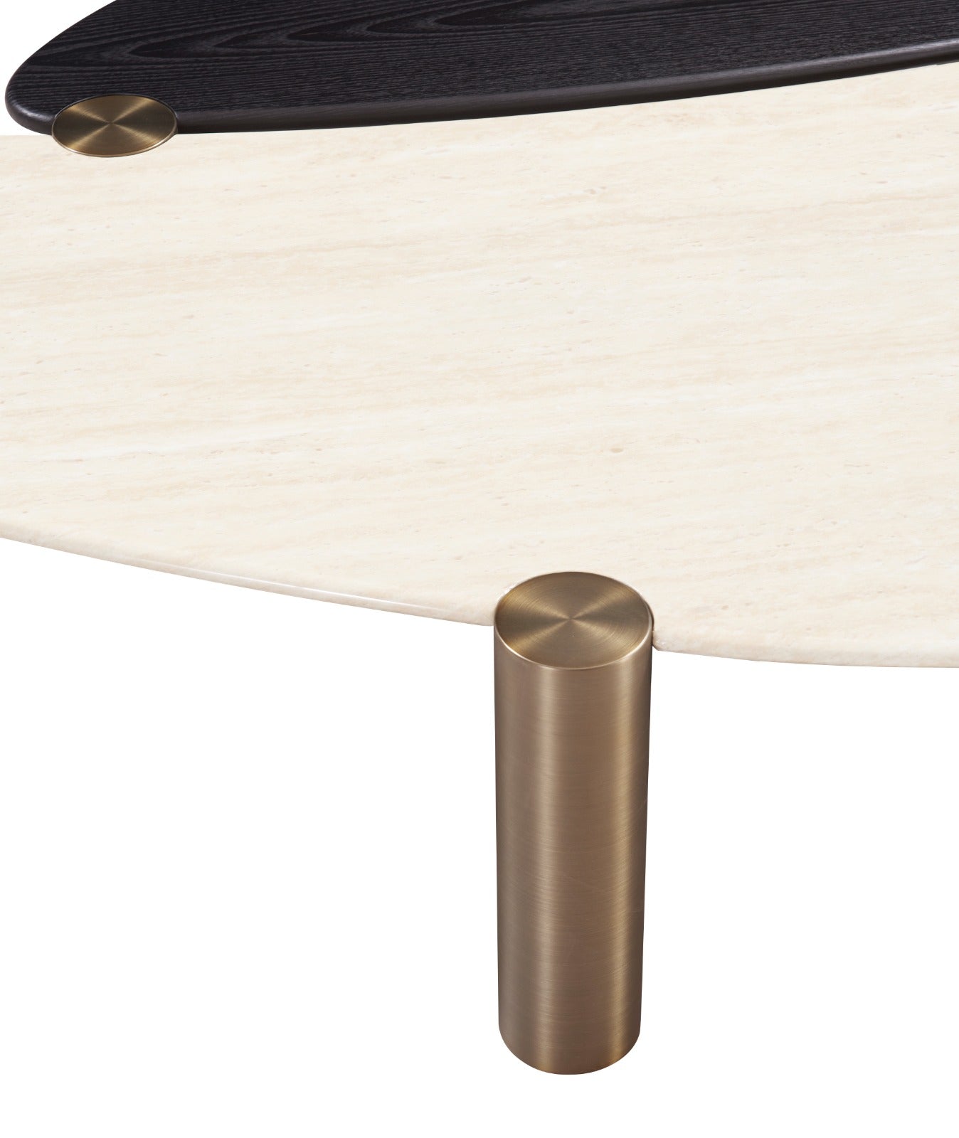 Table basse Oklahoma au design organique avec plateau aux formes arrondies, second plateau décoratif et pieds cylindriques en métal.